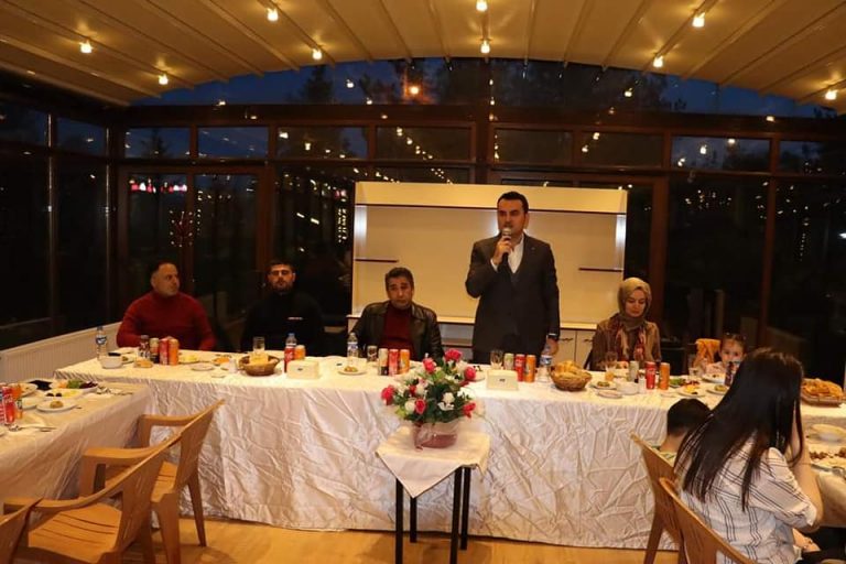 KAYMAKAM ÇELİK YETİMLER GÜNÜNDE YETİMLERLE İFTARINI AÇTI