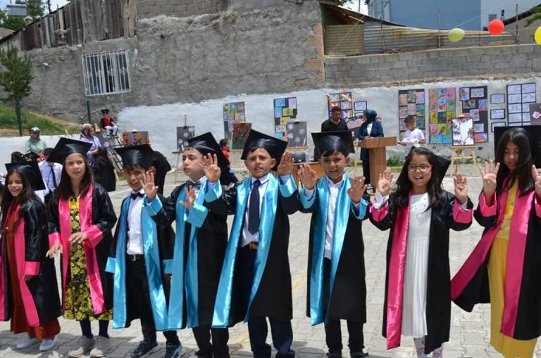 TERCAN’DA YIL SONU MEZUNİYET TÖRENİ COŞKUYLA KUTLANDI
