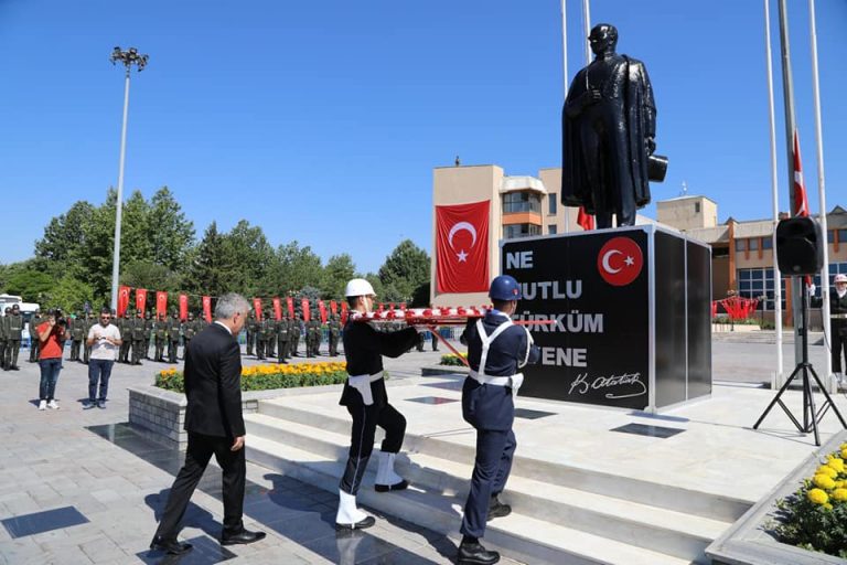 ATATÜRK’ÜN ERZİNCAN’A GELİŞİ COŞKUYLA KUTLANDI