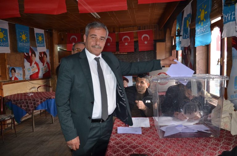 ÜMİT TEMEL GÜVEN TAZELEDİ.