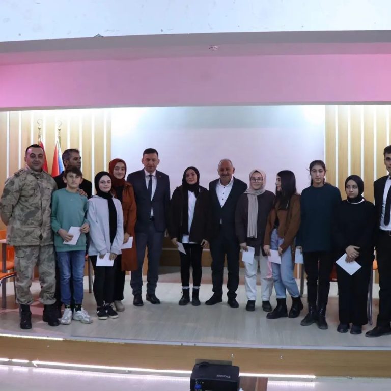 ÇAYIRLIDA  BİLGİ YARIŞMASI DÜZENLENDİ