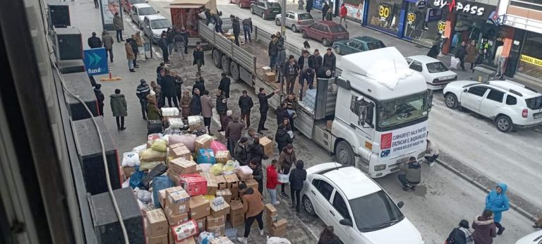 TERCAN ‘DA CHP’NİN YARDIM TIRI DEPREM BÖLGESİNE GÖNDERİLDİ