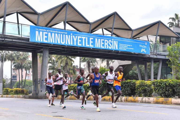ULUSLARARASI MERSİN MARATONU KOŞULDU