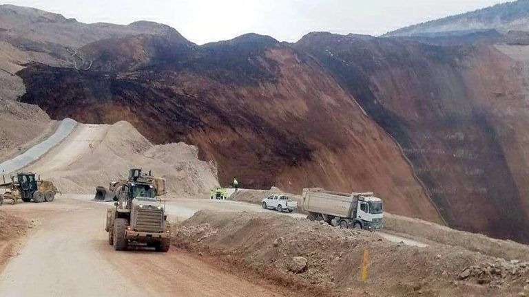 İLİÇ ‘DA UMUTLA  BEKLEYİŞ SÜRÜYOR “KAYAN KÜTLENİN HACMİ 10 MİLYON METREKÜP”
