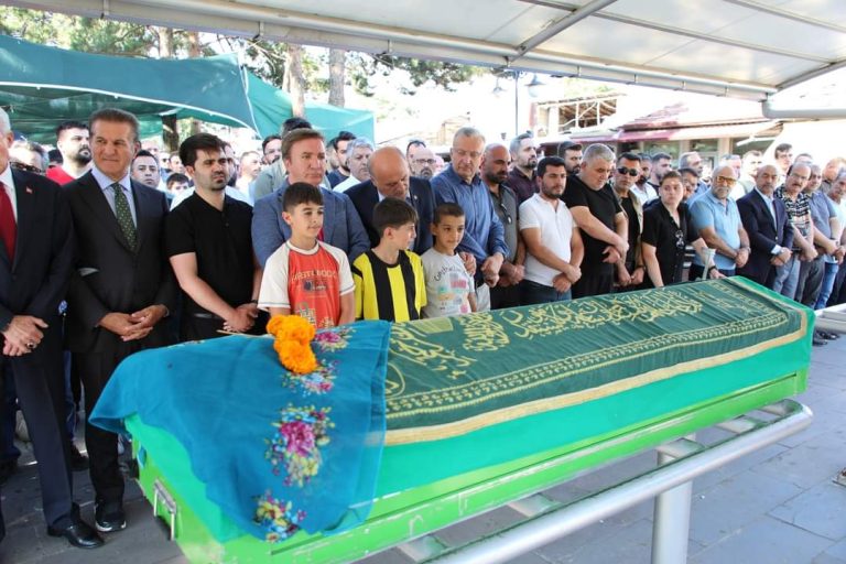 ACILI GÜNÜNDE BAŞKAN AKYÜREK’Yİ SEVENLERİ YALNIZ BIRAKMADI