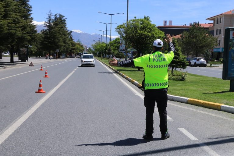 ERZİNCAN’ POLİSİNDEN KAÇAMADILAR 23 YIL 10 AY HAPİS CEZASI BULUNAN 23 ŞAHIS YAKALANDI