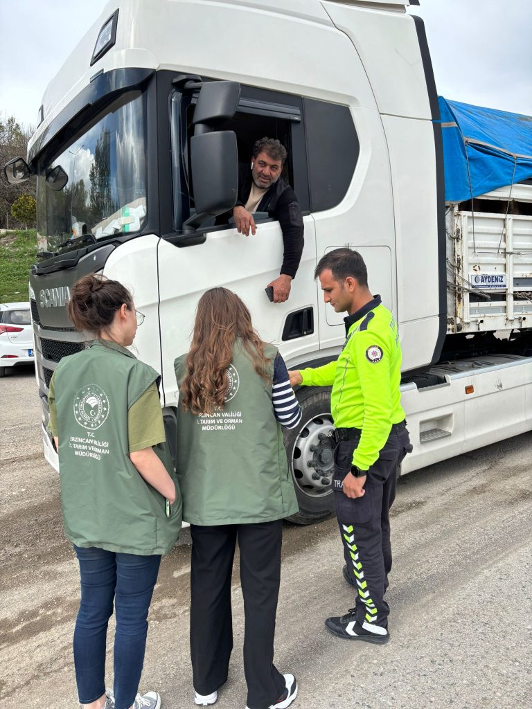 TERCAN’DA KURBAN BAYRAMI ÖNCESİNDE YOL KONTROLLERİ DEVAM EDİYOR