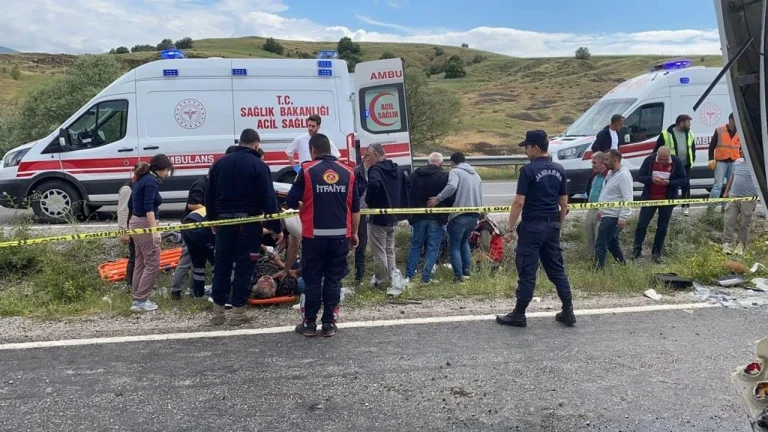 TAZİYE DÖNÜŞÜ FECİKAZA 2 ÖLÜ, 27 YARALI