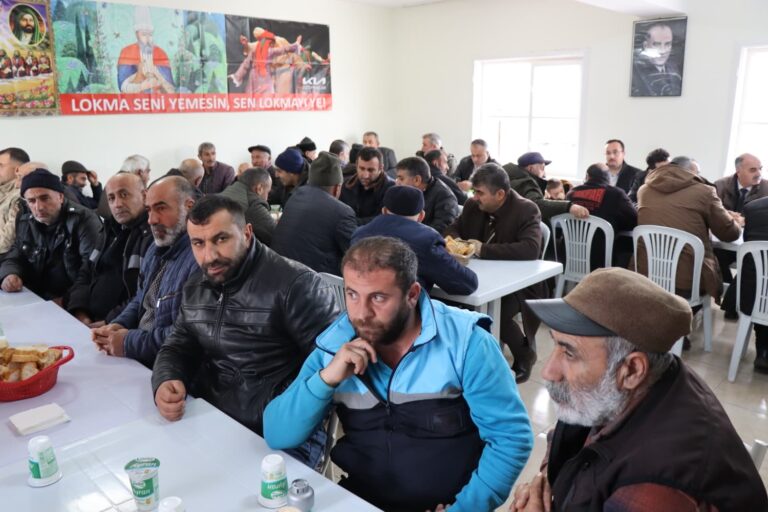 TERCAN CEM VAKFI BÜNYESİNDEKİ PİR AHMET YESEVİ CEM EVİ, HIZIR LOKMASI DAĞITTI.