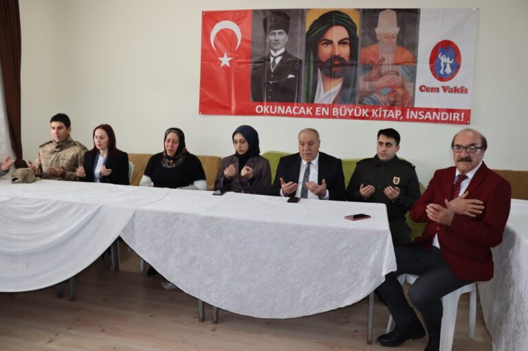 TERCAN ŞEHİT ‘Nİ UNUTMADI FERHAT ERSEÇEN İÇİN MEVLİT PROGRAMI DÜZENLENDİ