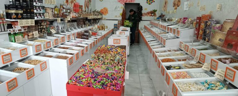 TERCAN’DA BAYRAM ŞEKERLERİ GÖRÜCÜYE ÇIKTI ŞEKER VE ÇİKOLATA FİYATLARI BÜTÇEYİ ZORLIYOR
