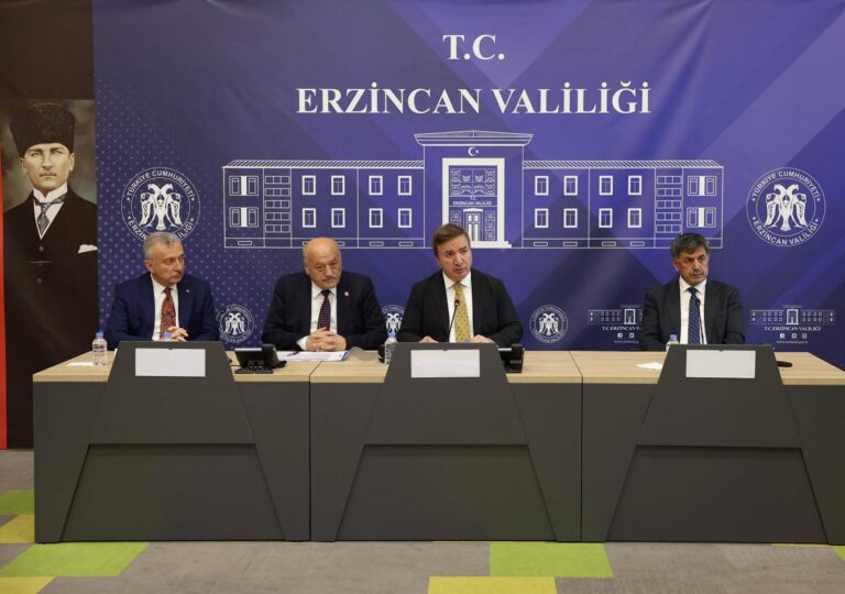 ERZİNCAN’DA İL KOORDİNASYON KURULU TOPLANTISI YAPILDI EĞİTİM, SAĞLIK VE ALTYAPI PROJELERİ MASAYA YATIRILDI