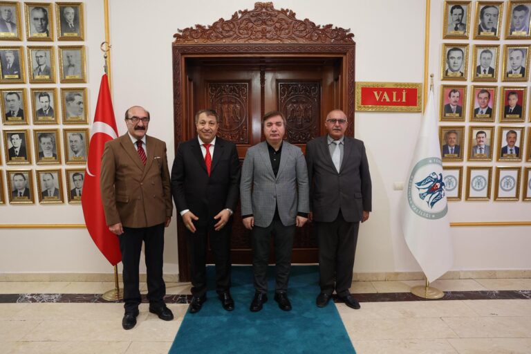 CEM VAKFI HEYETİNDEN VALİ AYDOĞDU’YA TEŞEKKÜR ZİYARETİ AYDOĞDU, CEM VAKFI HEYETİNİ AĞIRLADI